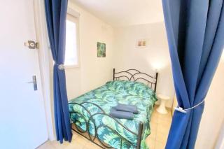 Bright studio with balcony near the harbor - Saint-Raphaël - 1