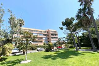 Bright studio with balcony near the harbor - Saint-Raphaël - 8