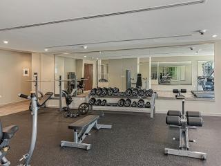 Modern 1 Bed with Burj View From Balcony & Pool and Gym Access - 1