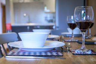 Holly Cottage - - 3