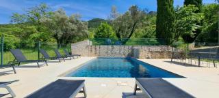 Le Mas des Fontettes, gite 14 personnes, piscine chauffée, propriété 5ha, barbecue - 2