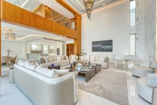 World Class Luxurious 6 BDR Villa In Palm Jumeriah - Dubai - 3
