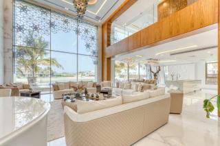 World Class Luxurious 6 BDR Villa In Palm Jumeriah - Dubai - 2