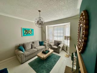 Cathedral Quarter House with free Secure Driveway Parking for 2 Cars - Lincoln - 2