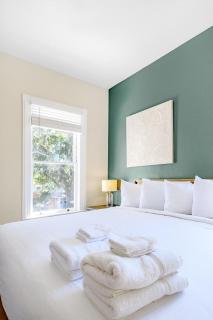 Aerie Loft: Cozy 1-Bedroom Retreat in Biloxi, Perfect for Couples! - Biloxi - 6