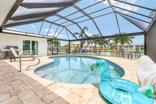 Stylish Getaway , Heated Pool, Kayaks, Tiki Hut and Sunsets - Pearo Paradise Resort - Roelens - Cape Coral - 5