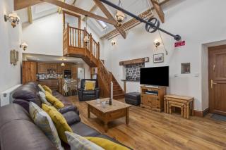 The Mill and Stable - a large accessible barn sleepign 10 guests close to Laugharne - Laugharne - 0
