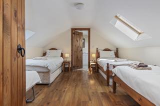 The Mill and Stable - a large accessible barn sleepign 10 guests close to Laugharne - Laugharne - 6