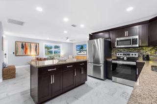 New! Lazy Palm! Private Pool, Karaoke Room, Game Room & More! - 2