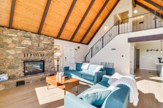 Deck and Views Scenic Yosemite Lakes Retreat - Coarsegold - 6