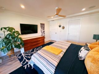 LaLa`s Beach Retreat - 4/3, 1 MIN to the beach! - 9