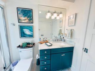 LaLa`s Beach Retreat - 4/3, 1 MIN to the beach! - 6