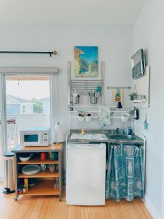 LaLa`s Beach Retreat - 4/3, 1 MIN to the beach! - 4