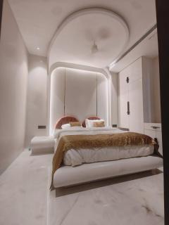 Parth Hotel - Ayodhya - 8