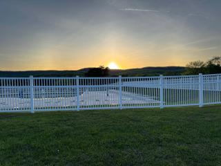Golf Course Views w Fireplace & Resort Amenities - Hedgesville - 3