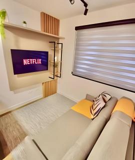 NOViNHO, Lindo e Moderno C/ Ar Cond. - Curitiba - 2