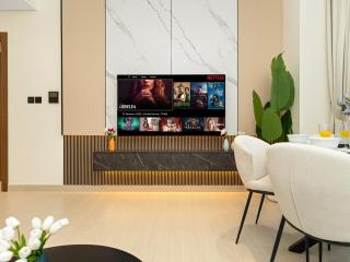 Exclusive 1BD with Burj View & Private Jacuzzi - 9