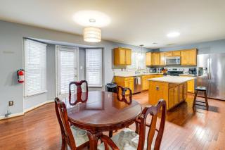 Family Retreat with Fenced Yard in Woodbridge! - Woodbridge - 6