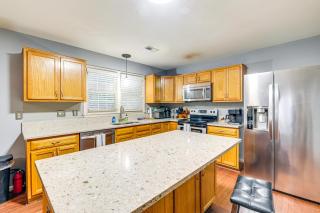 Family Retreat with Fenced Yard in Woodbridge! - Woodbridge - 4