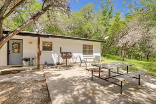 10 Mi to Garner State Park Concan Home with Patio - Concan - 0