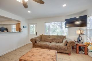 10 Mi to Garner State Park Concan Home with Patio - Concan - 7