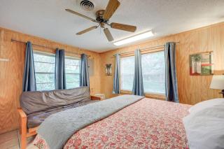 10 Mi to Garner State Park Concan Home with Patio - Concan - 1