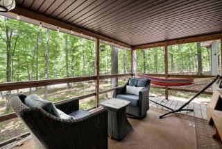 Dog-Friendly w Woodstove Fire Pit & River Access - Great Cacapon - 7