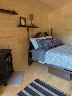 Creekside Bunkies - Roberts Creek - 3