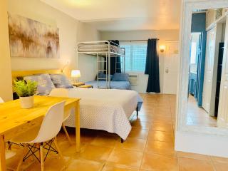 Miami on the Beach Family Studio - 9