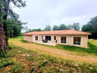 "Jolie Maison Confortable au Coeur d'un Environnement Calme et Boisé" - 9