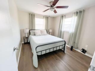 Charming home in Zephyrhills! - Zephyrhills - 2