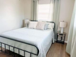 Charming home in Zephyrhills! - Zephyrhills - 1