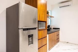 Stylish Studio w Rooftop Pool Walk to Beach 5th - 5