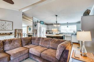 Lakefront Hodges Home - Dock, Patio, Near Downtown - 4