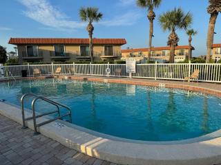 Poolside Oceanview Retro Bliss - Coquina Gables - 4
