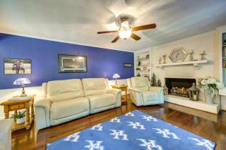 Martinsville Gem - Fireplace, Pets, Near the Park - Martinsville - 4