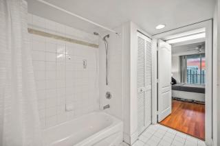 Skyline and Bay Glimpse 1BR Brickell Retreat - 6