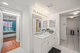 Skyline and Bay Glimpse 1BR Brickell Retreat - 7