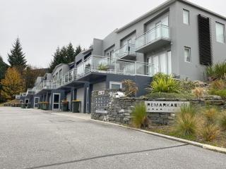 Modern Apartment with Stunning Lake Views - Queenstown - 6