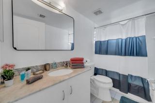 Panoramic 2BR Bay-View in Brickell With Parking - 1