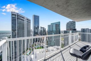 Panoramic 2BR Bay-View in Brickell With Parking - 3