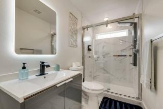 New! Stylish City Getaway Near Deep Ellum and Downtown - Dallas - 9