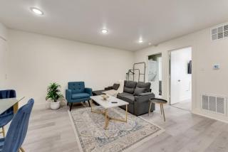 New! Stylish City Getaway Near Deep Ellum and Downtown - 1