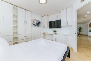 Awesome 4BR APT at Brickell - 4