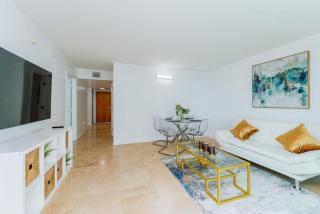 Lovely 2BR Rental in the Heart of Brickell - 1
