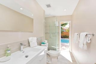 Beautiful Villa 4 BD 3 BA with Heated Private Pool, Close to Beach - 2