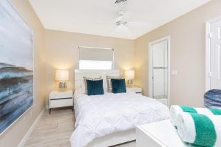 Beautiful Villa 4 BD 3 BA with Heated Private Pool, Close to Beach - 8