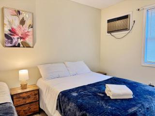 Huge Place Minutes from NYC Parking Available - Guttenberg - 5