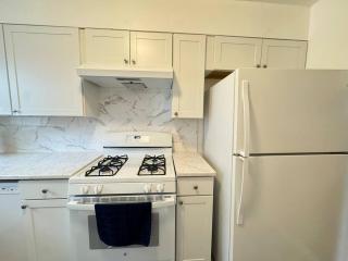 Huge Place Minutes from NYC Parking Available - Guttenberg - 4