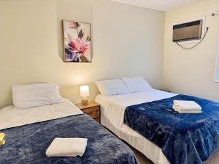 Huge Place Minutes from NYC Parking Available - Guttenberg - 3